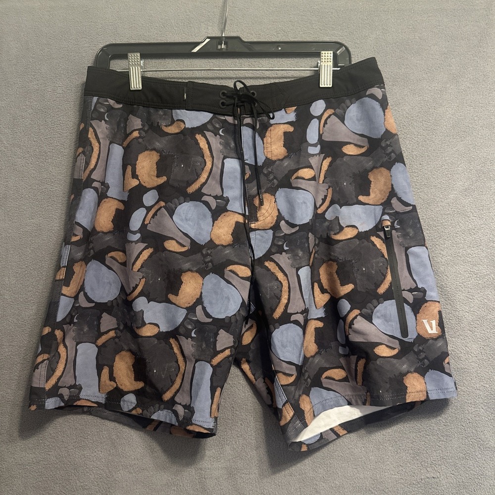 Vuori Infinity Boardshorts Swim Mens 32 Cloud Abstract Print Performance V383 8"